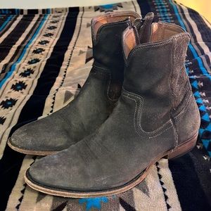 Frye  distressed Gray suede Cowboy & Western Boots